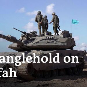 Gaza emergency pier: How much aid can it provide? | DW News