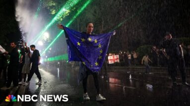 More protests in Georgia as lawmakers resume debate on 'foreign agents'