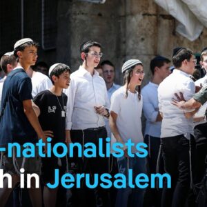 Ultra-nationalist Israelis scuffle with journalists and security forces at march in Jerusalem