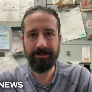 Restaurant owner says community outreach is 'truly heartwarming'