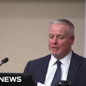 Father of school shooting suspect takes stand in his own defense