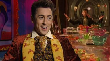 Spy Kids: Alan Cumming on Floop's Wacky Castle, 25 Years Before The Traitors | ET Vault Unlocked